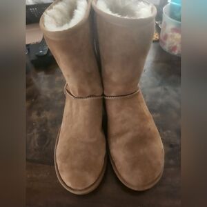 UGG Classic Chestnut Boots Size 9